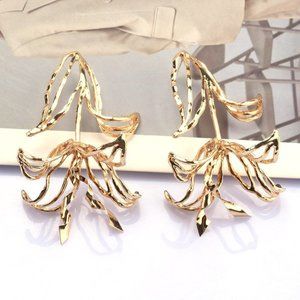 Golden Metal Floral Shape Dangle Earrings